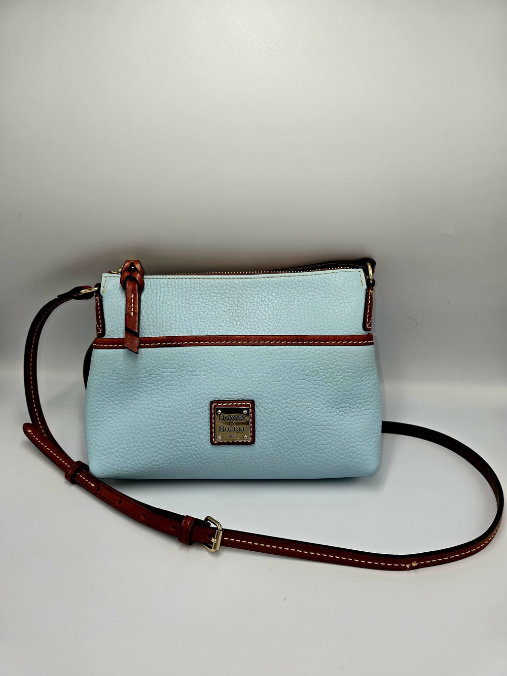 DOONEY & BOURKE Light Blue Pebbled Leather Crossbody Brown Trim *read*